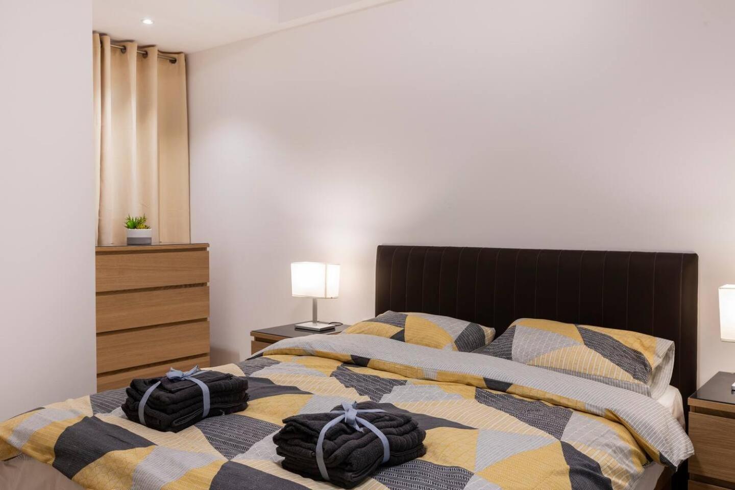 Beautiful Modern Central 2Br Apt Ta Xbiex Luaran gambar