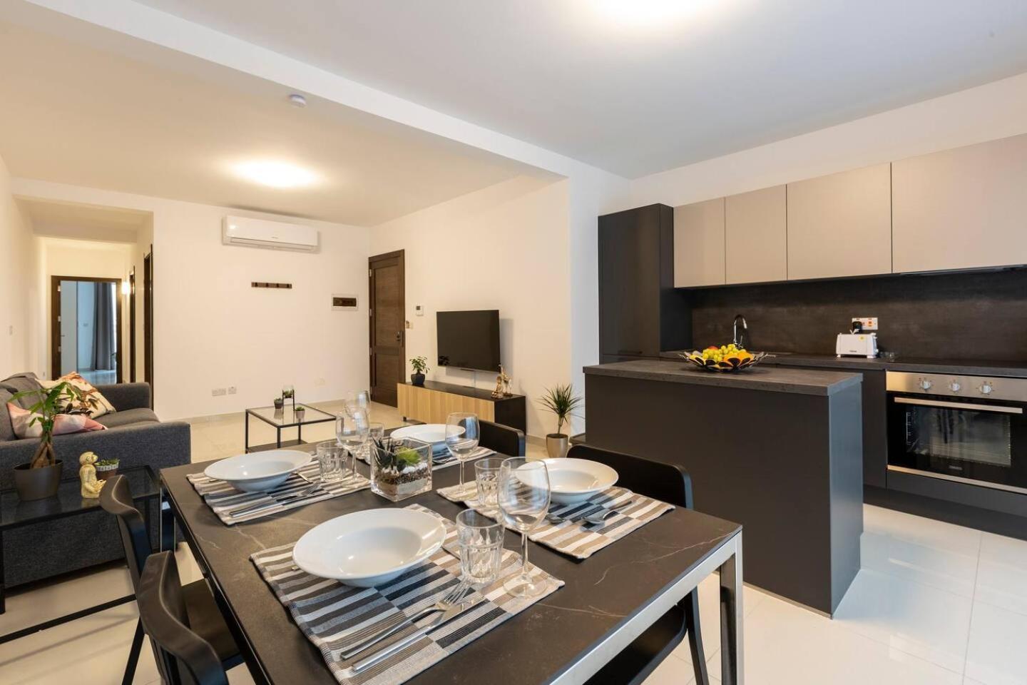 Beautiful Modern Central 2Br Apt Ta Xbiex Luaran gambar