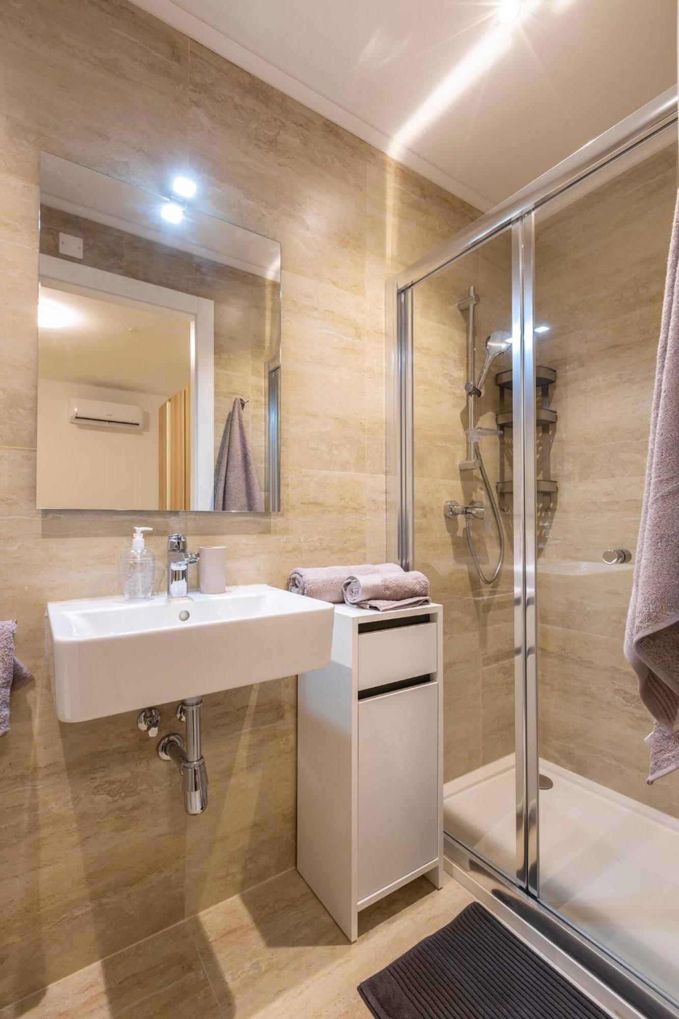Beautiful Modern Central 2Br Apt Ta Xbiex Luaran gambar